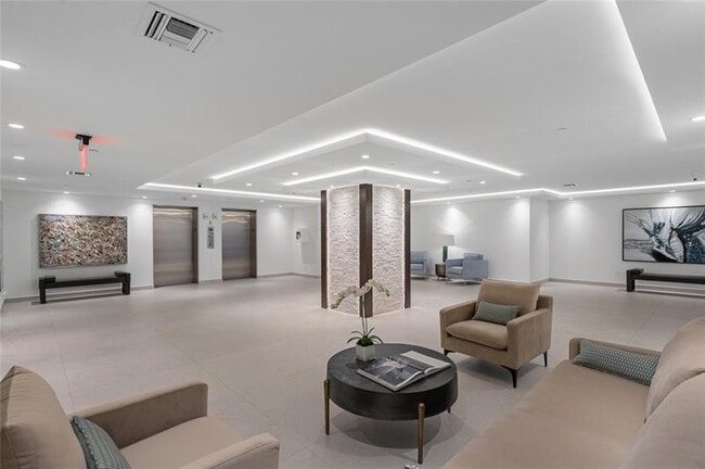 Building Photo - 777 Bayshore Dr