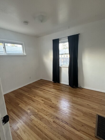 Building Photo - 2590 S Knox Ct