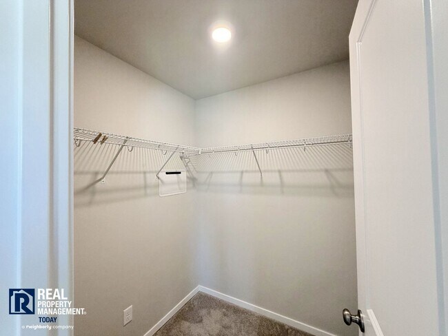Building Photo - Brand-New 3BR Town Home Near JBLM | Bonus Loft, 2-Car Garage & Modern Finishes