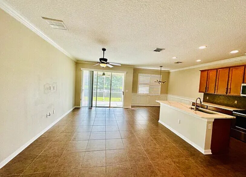 Building Photo - 2758 River Landing Dr