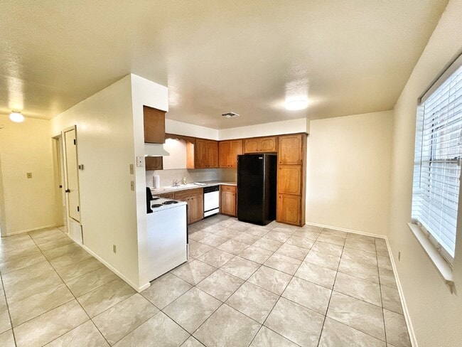 Building Photo - Adorable 2-Bedroom Duplex Just Minutes from Downtown New Braunfels!