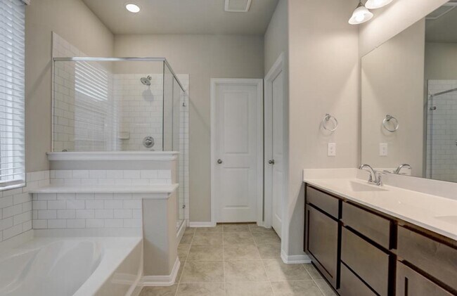 Building Photo - 13006 Oleander Bay Ln