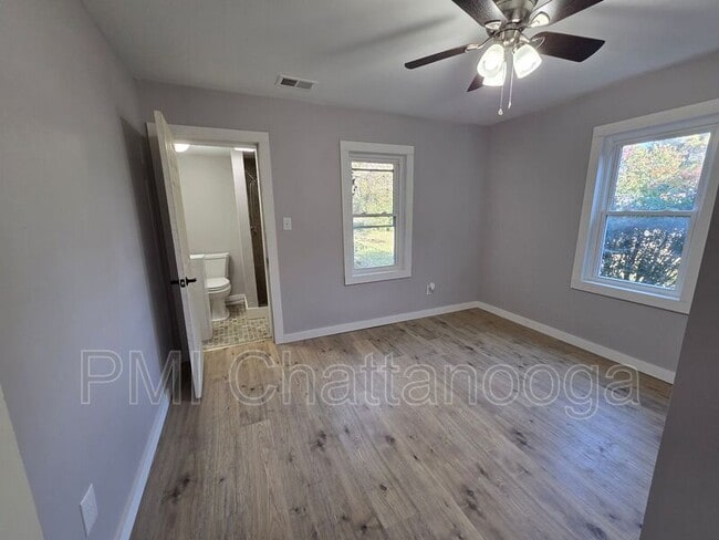 Building Photo - 1663 Keeble St