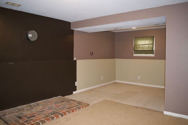 Building Photo - Great 3 Bed 2 Bath House!