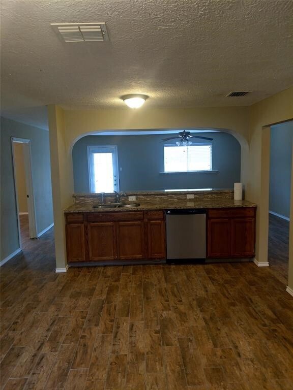 Building Photo - 25730 Glen Loch Dr