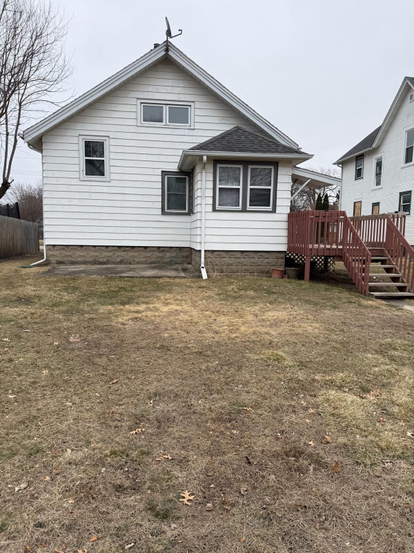 Building Photo - 846 Roscoe Ave