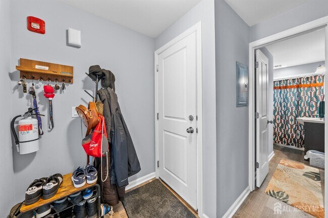 Building Photo - 816 King Georges Rd