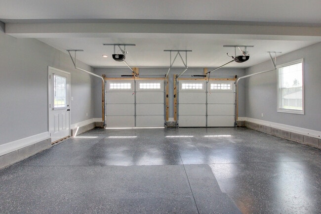 Building Photo - 133 Riverbend Dr