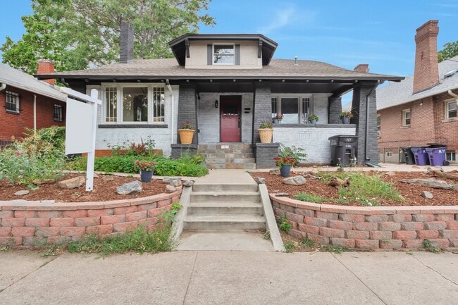 Building Photo - Chic & Cozy Furnished CO living 1-Bed+1bath Studio in large luxury home in premier Denver area!