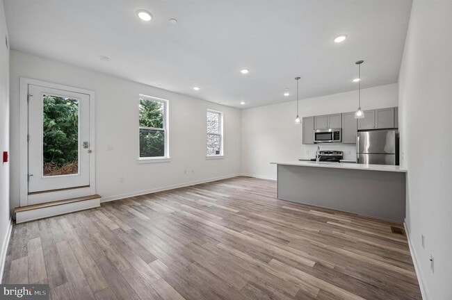 Building Photo - 4912 Baltimore Ave