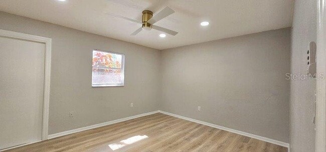 Building Photo - 4387 Sibley Bay St