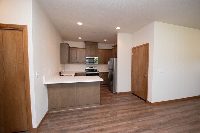 Building Photo - Wonderful 2BD Duplex in Great Washougal Lo...