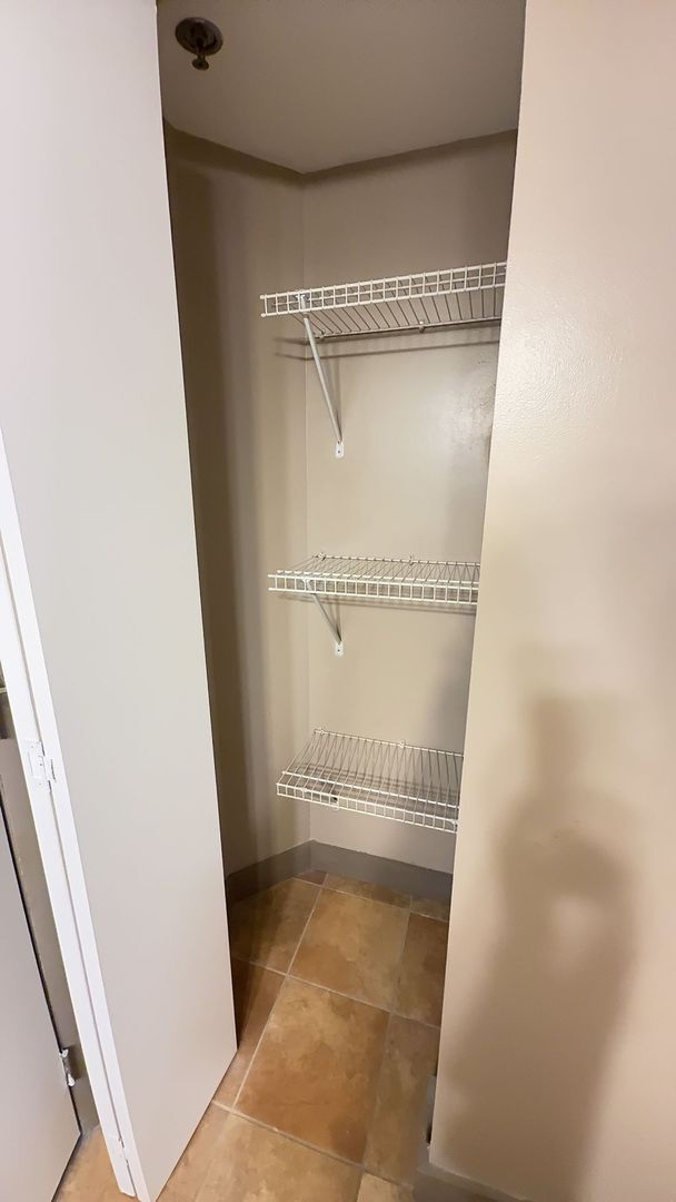 Building Photo - Great find for Lake Plaza: Available for FALL 2026! $3600/month - Move in 8/13/26!