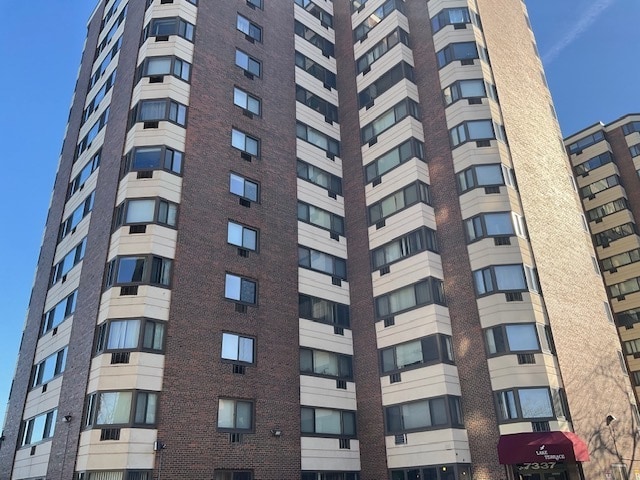 Building Photo - 7337 S South Shore Dr