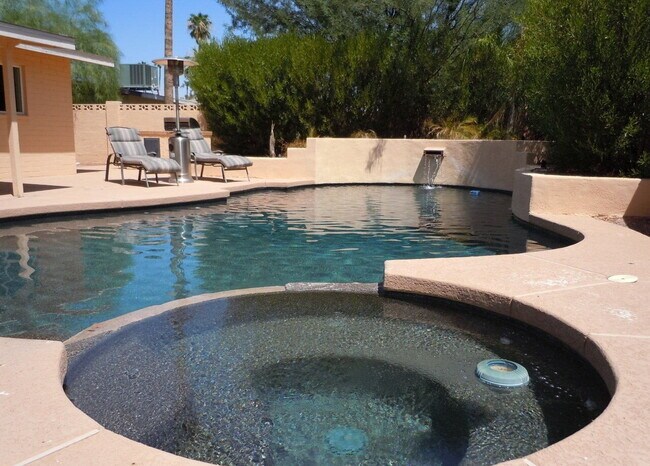 Building Photo - ASU Rooms for Rent – All Utilities Include...
