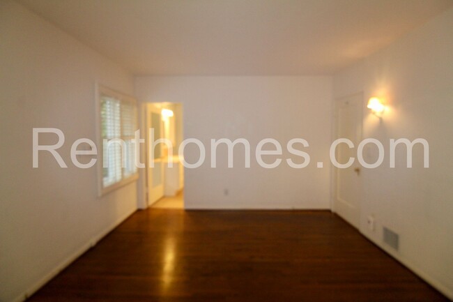 Building Photo - 2244 Plum St