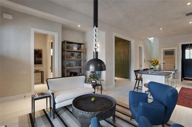 Building Photo - 11291 Serenbe Ln