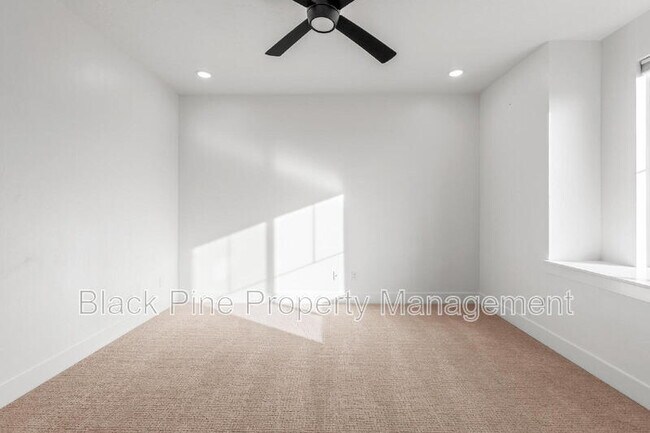 Building Photo - 7184 W Riverwood St