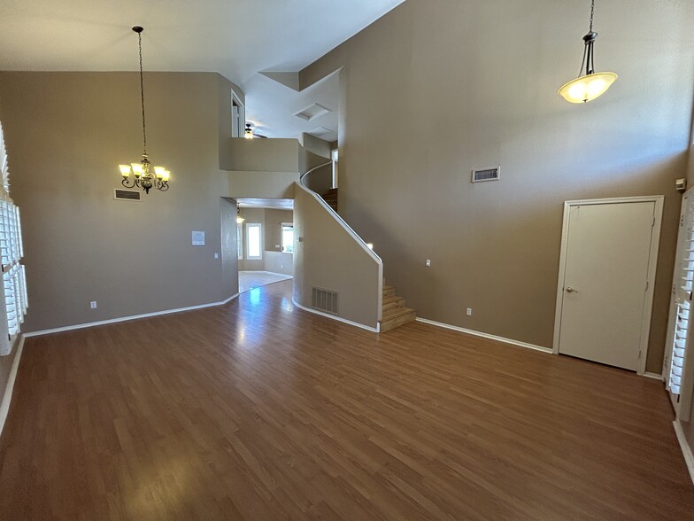 Building Photo - 4334 E Anderson Dr