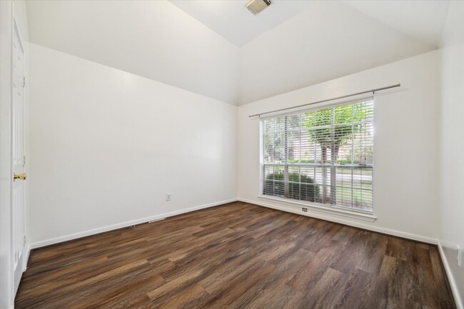 Building Photo - 23006 Greenrush Dr