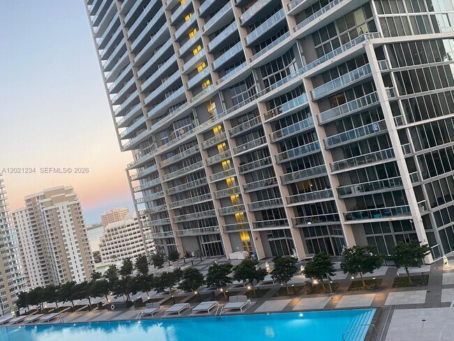 Building Photo - 475 Brickell Ave