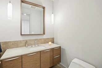 Building Photo - 2900 McKinnon St