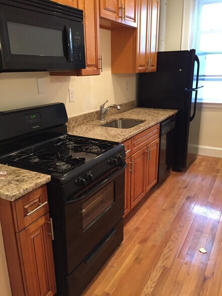 Primary Photo - 129 Highland Ave