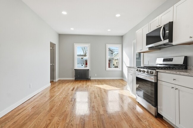 Building Photo - 116 Coburn St