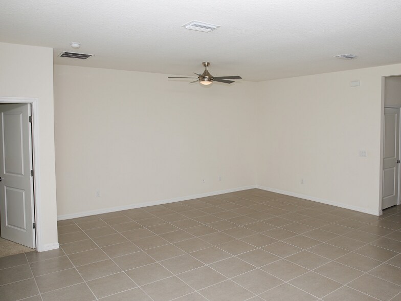 Building Photo - 13681 Paddington Wy