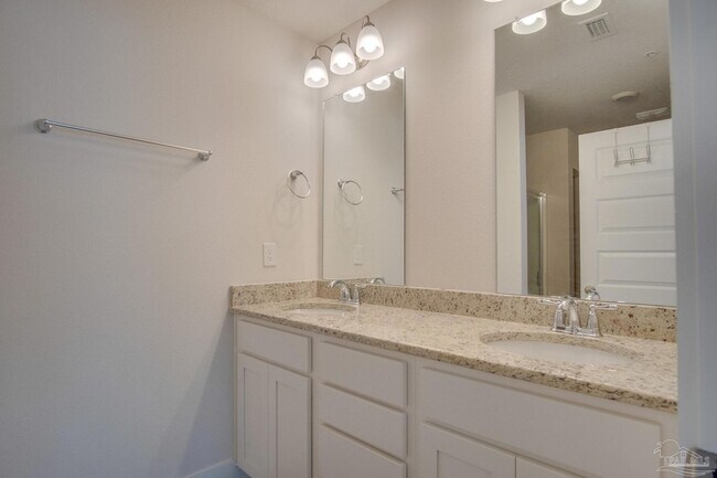 Building Photo - 1538 Iroquois Ct