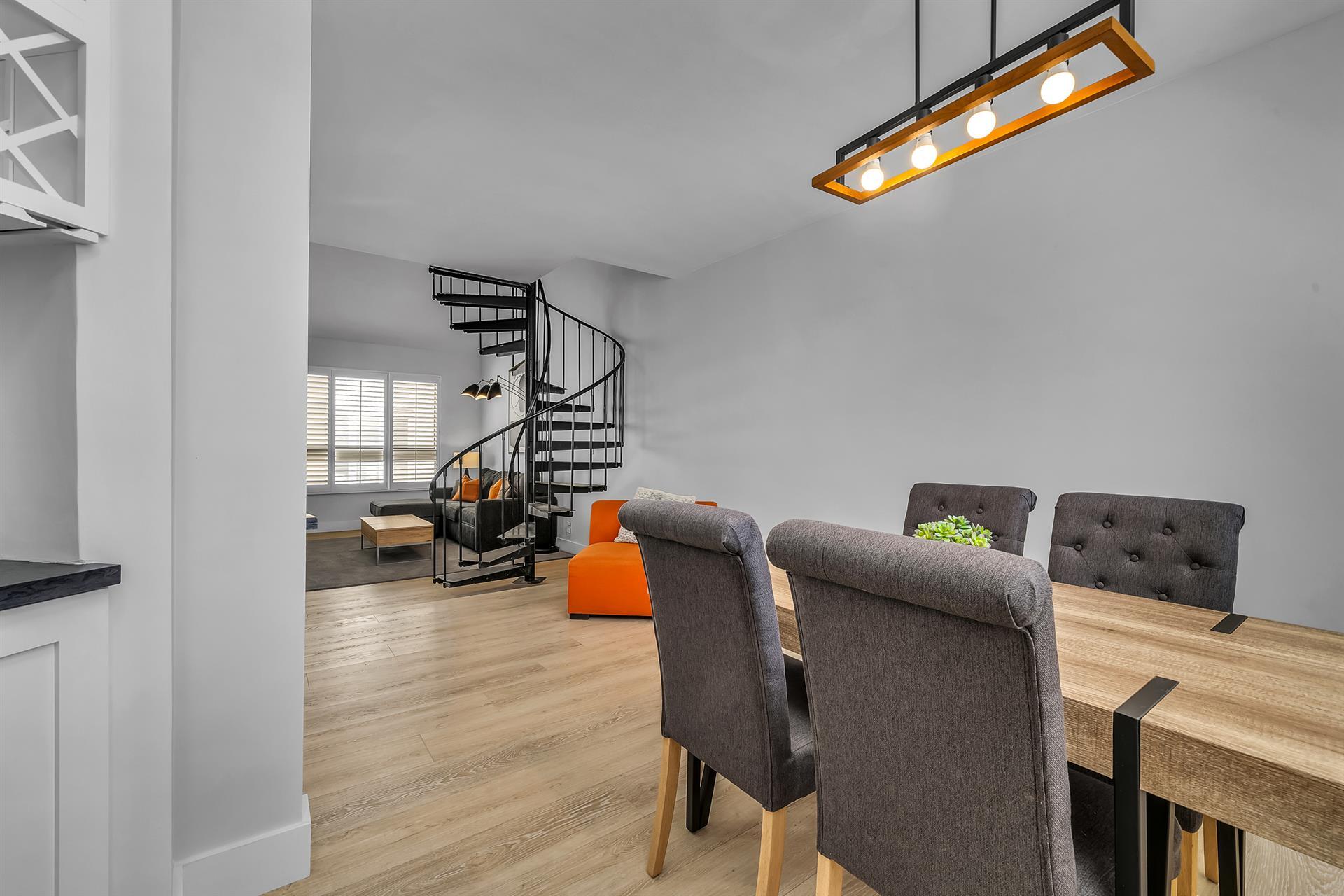 Different view of great room - 1412 N Crescent Heights Blvd