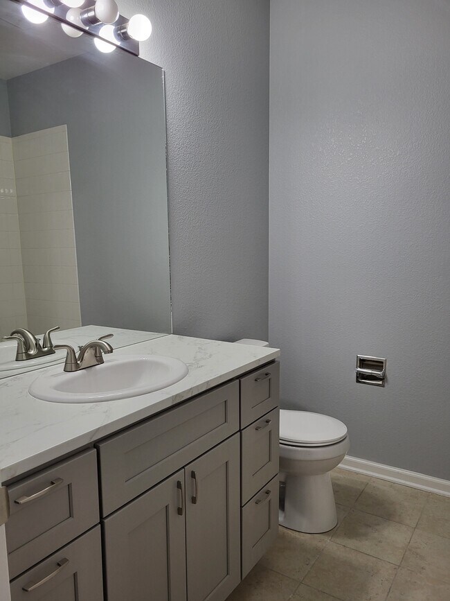Building Photo - 4725 Hahns Peak Dr