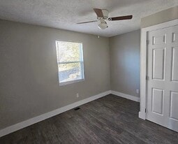 Building Photo - 207 Hidell Rd