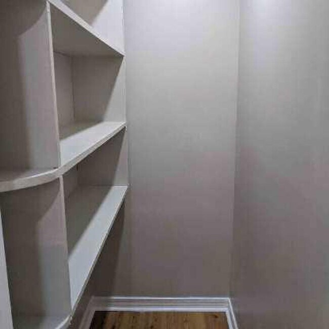 Building Photo - Brick Home 3 bed 2 bath