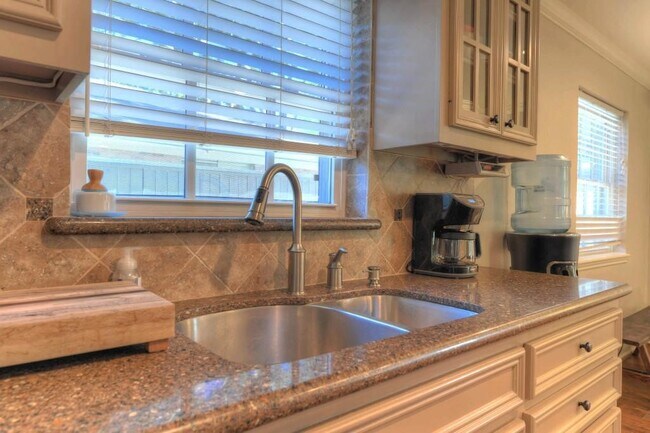 Building Photo - 14026 St Marys Ln