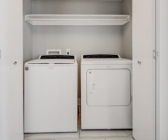 Building Photo - 7305 Inspiration Dr