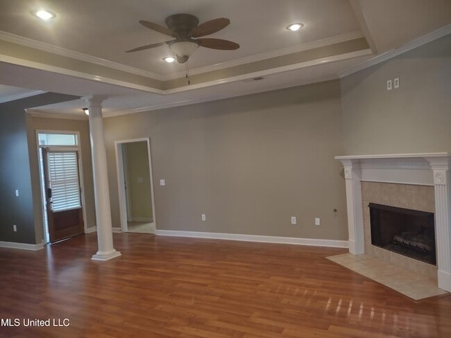 Building Photo - 902 Glen Cove