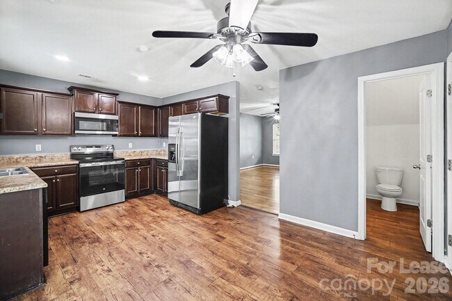 Building Photo - 4937 Broad Leaf Ct