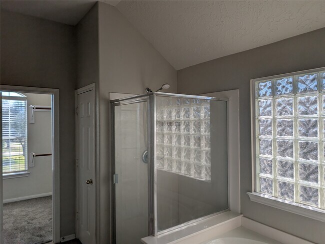 Building Photo - 17703 Towne Bridge Dr