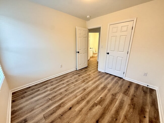 Building Photo - 103 Oakwood Meadows Dr