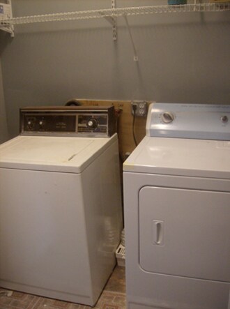 Building Photo - 1617 Christian St