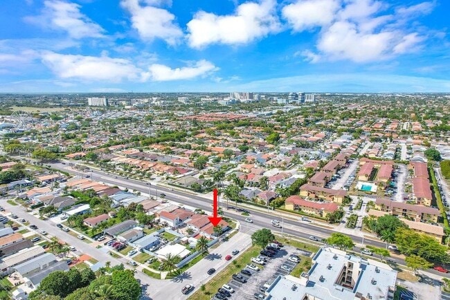 Building Photo - 2400 SW 103rd Ct