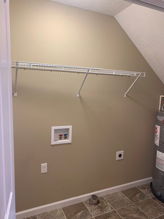 Building Photo - COMING SOON...3 Bedroom in GREAT LOCATION in the Center of Town!