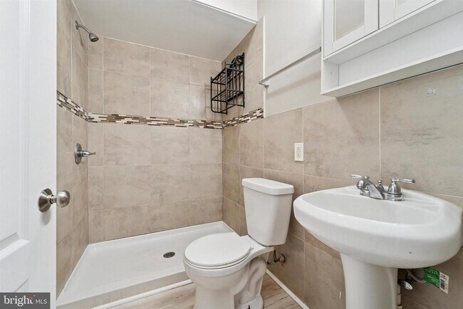 Building Photo - 605 N 34th St