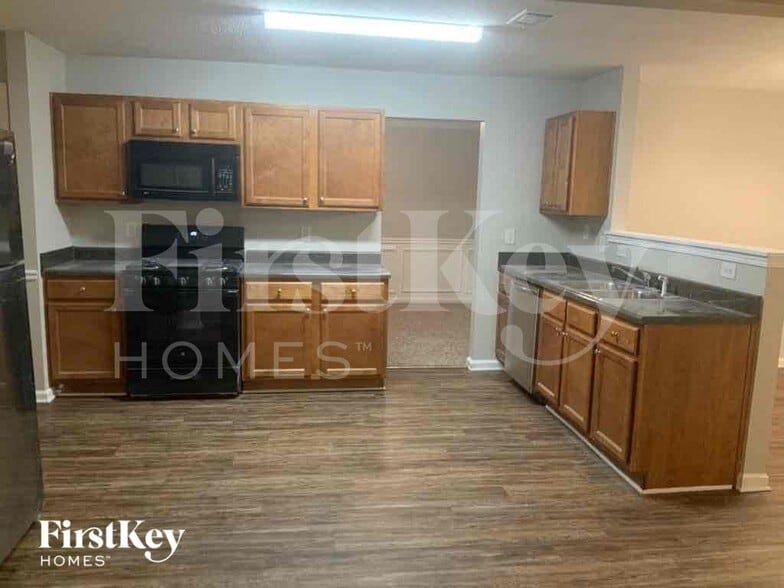 Building Photo - 226 Bonnes Dr SW