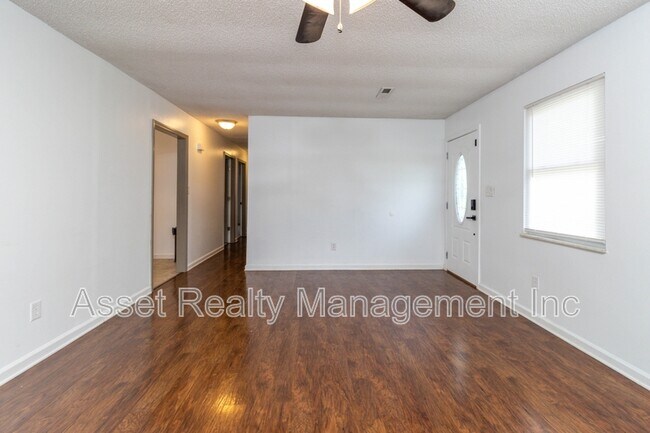 Building Photo - 2821 Vicksburg Ln