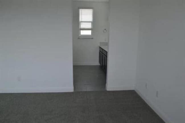Building Photo - 2447 Quesada Dr