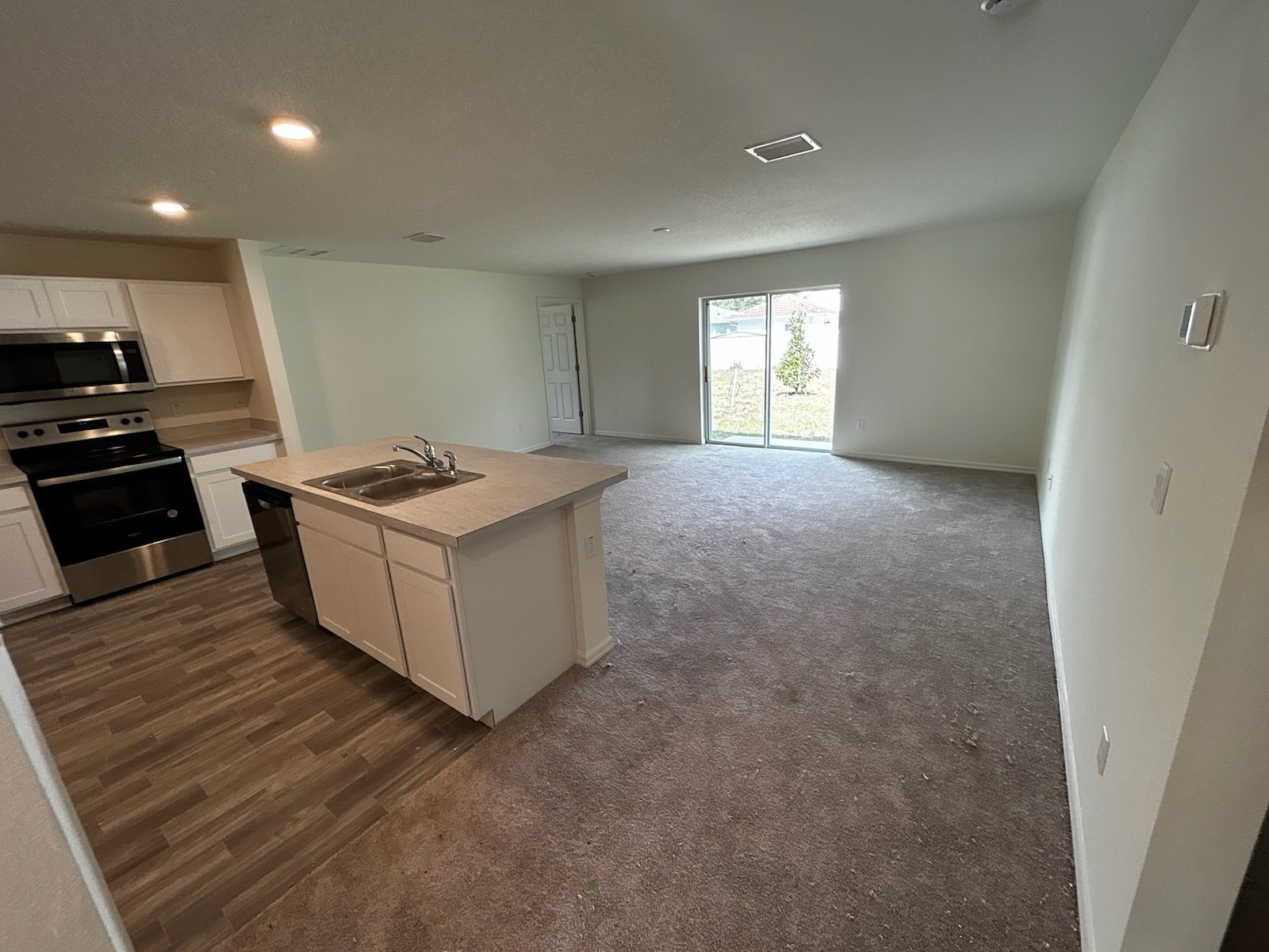 Building Photo - 93 Rymshaw Dr