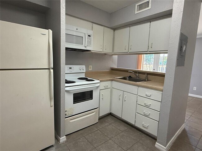 Building Photo - 425 Wymore Rd