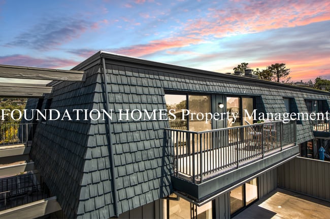 Building Photo - Top Floor 2BD/2BA Waterfront Luxury in Greenwood Cove!  Pool!  Parking!  FOUNDATION